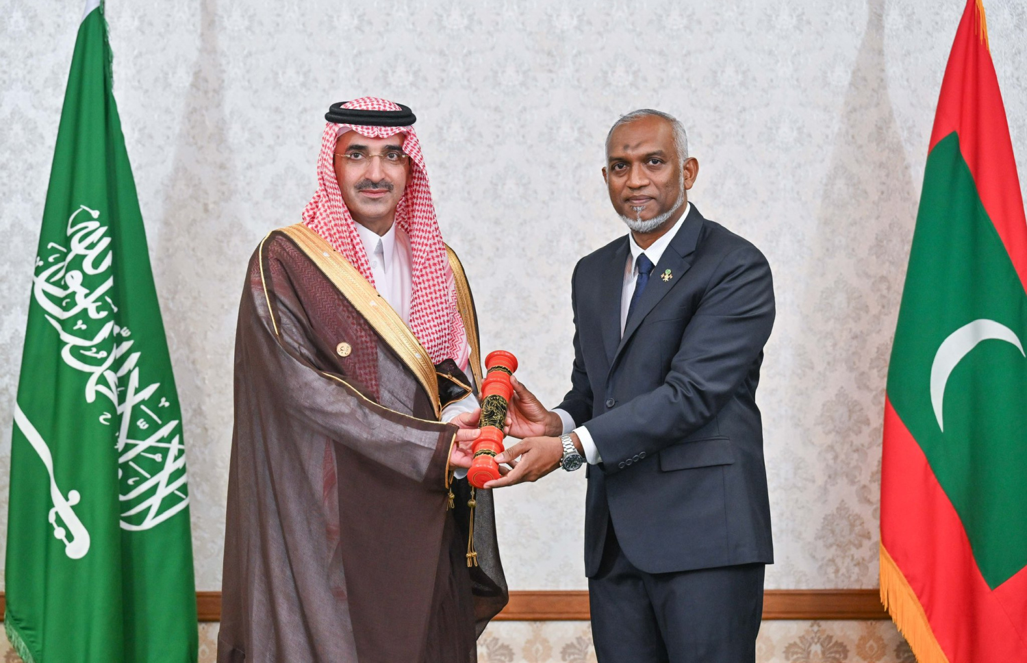 ސައުދީ ފަންޑުގެ އެންމެ އިސްވެރިޔާ އަށް ނިޝާން މުލީގެ އިއްޒަތުގެ ޝަރަފު ރައީސް މުއިއްޒު މިއަދު އަރުވަނީ -- ފޮޓޯ: ރައީސް އޮފީސް