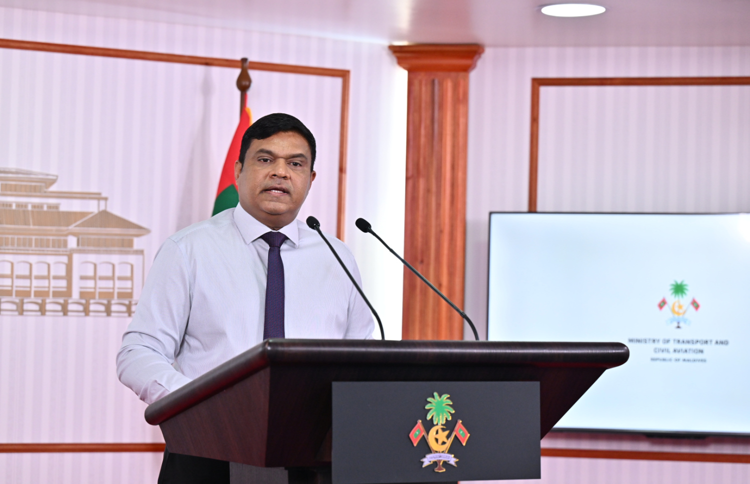 ޓްރާންސްޕޯޓް މިނިސްޓަރު މުހައްމަދު އަމީން ވާހަކަ ދައްކަވަނީ.-- ފޮޓޯ: ރައީސް އޮފީސް