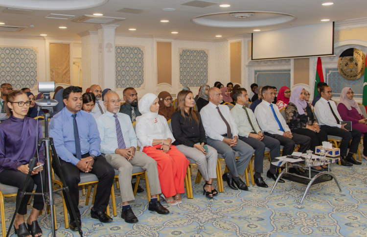 ހެލްތުސެންޓަރު ހިންގާ ވެރިންނަށް ތަމްރީނު ދޭން ފަށައިފި