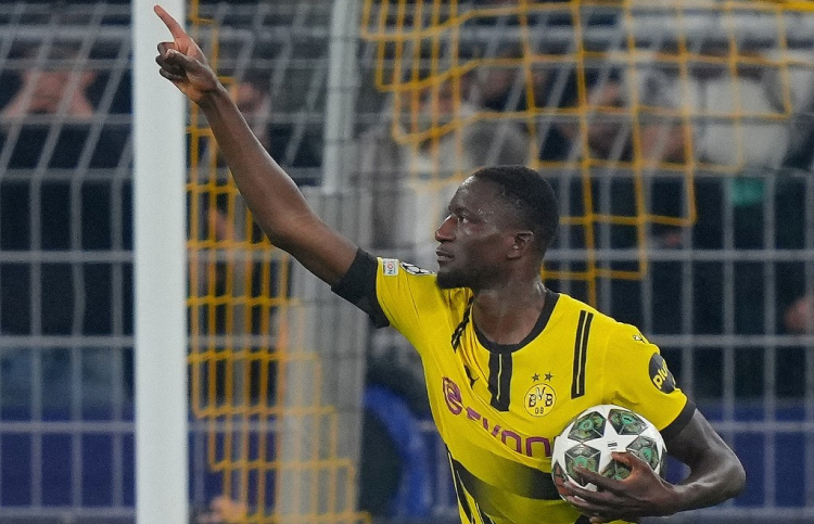 ހެޓްރިކާ އެކު ގިރާސީ އަށް އެފްރިކާގެ ގިނަ ރެކޯޑްތަކެއް