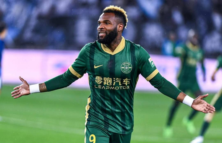 ޗައިނާގައި އިމާރާތުން ވެއްޓުނު ގަބޮން ކުޅުންތެރިޔާ މަރު