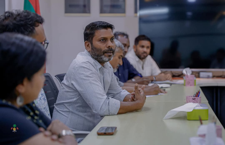 މިނިސްޓްރީން ކްލަބްތަކުގެ މެދުގައި ތަފާތުކުރާތީ ނުރުހުން