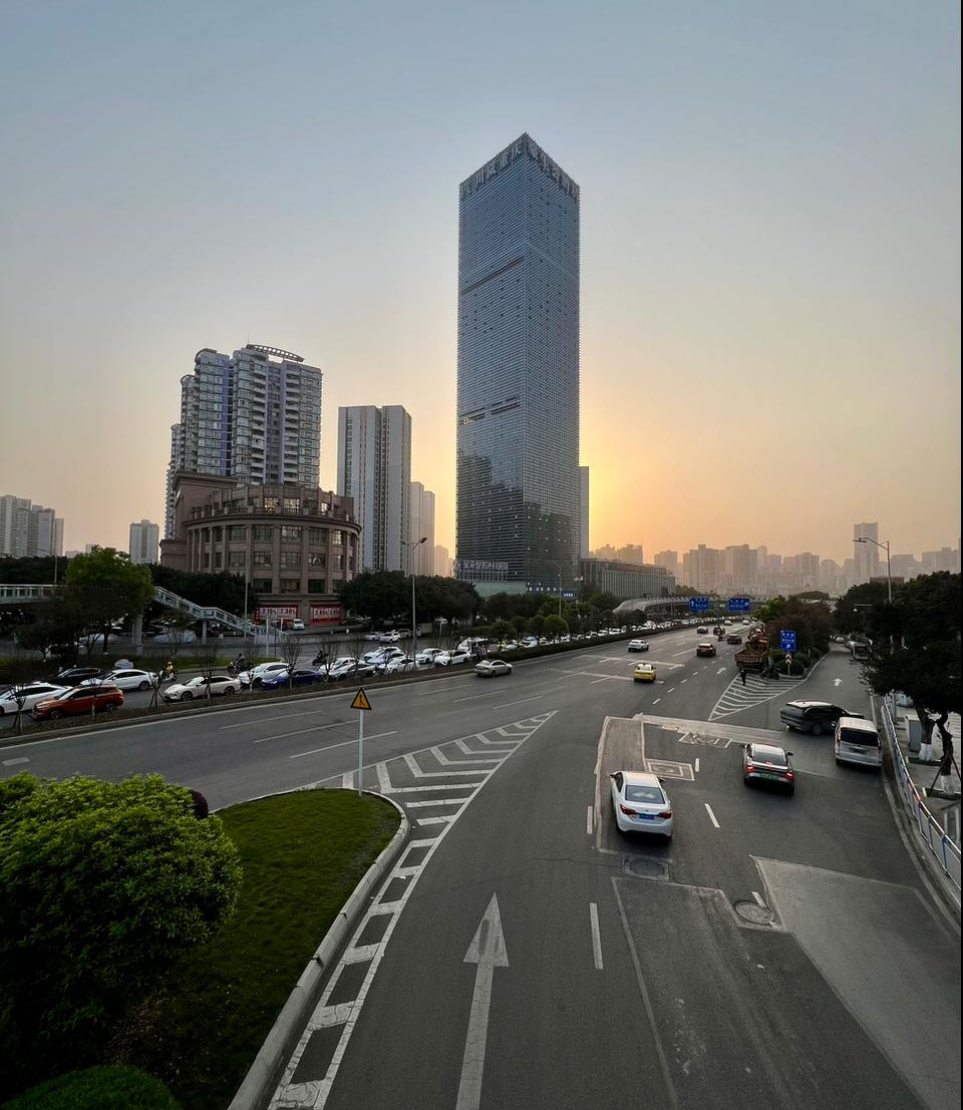 ޗައިނާގެ ޗޮންޗިން ސިޓީގެ މަގެއް: މިއީ އުމްރާނީ ތަރައްގީގައި ވަރަށް ކުރިއަރާފައިވާ ސިޓީއެއް.-- ފޮޓޯ: މިހާރު