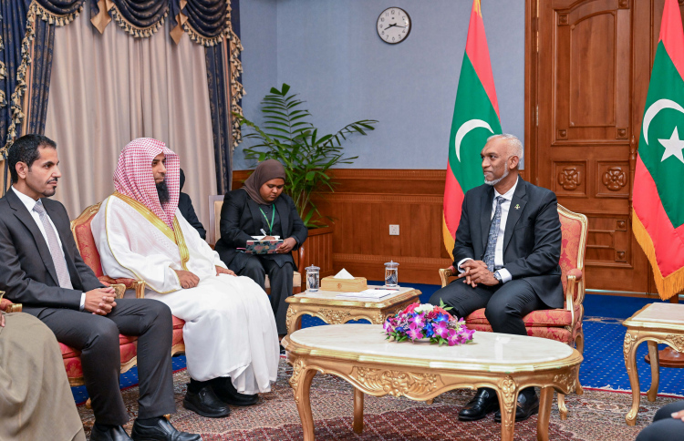 ހަރަމްފުޅު އިމާމް ރައީސްގެ އަރިހަށް ޒިޔާރަތްކުރައްވައިފި