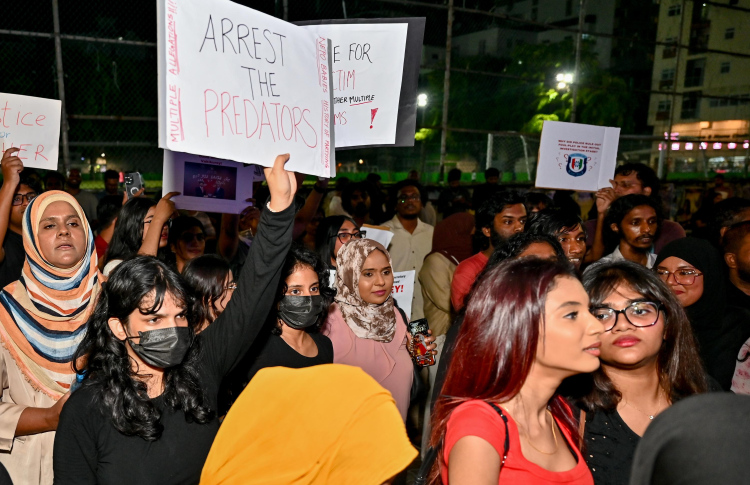 ވެއްޓުނު ޒުވާނާއަށް އިންސާފު ހޯދައިދޭން ގޮވާލައި މުޒާހަރާކުރަނީ