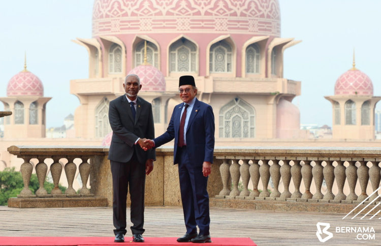 "ޑިފެންސްގެ ދާއިރާއިން ގުޅުން ބަދަހިކުރަން ބޭނުންވޭ"