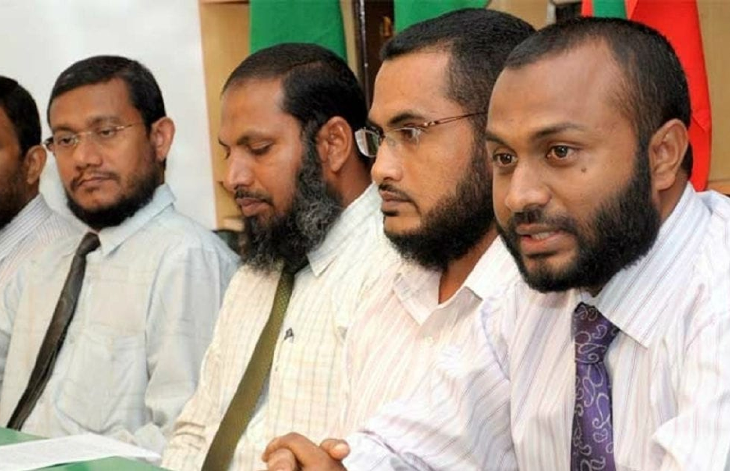 އަދާލަތު ޕާޓީގައި އުޅުއްވި ދުވަސްވަރު ބޭއްވި ނިއުސް ކޮންފަރެންސެއްގައި އެ ޕާޓީގެ މިހާރުގެ ރައީސް އިމްރާނާއި ލީޑަޝިޕްގެ އެހެން ބައެއް ބޭފުޅުނާ އެކު، ޝަހީމް ބައިވެރިވެވަޑައިގަންނަވަނީ.