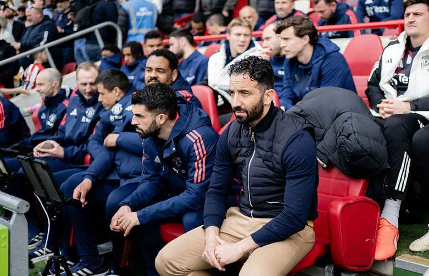 އަމޯރިމް ޔުނައިޓެޑްގެ ބެންޗުގައި: އޭނާގެ ހުރިހާ ސަމާލުކަމެއް ހުރީ ޔޫރޮޕާ ލީގަށް