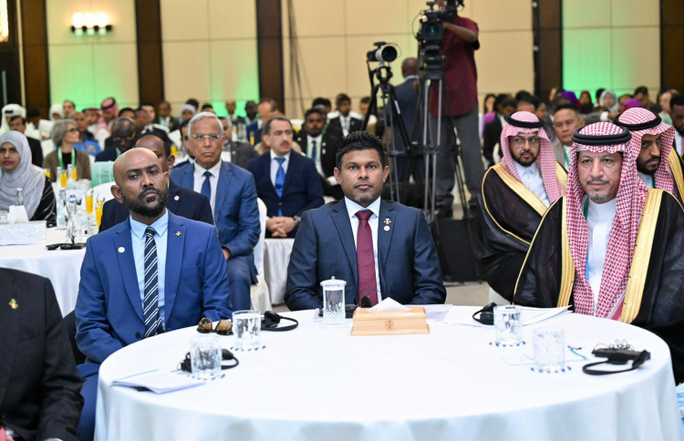 "އޭސީސީއަކީ ސިޔާސީ ނުފޫޒު ނެތް ތަނަކަށް ވާންޖެހޭ"