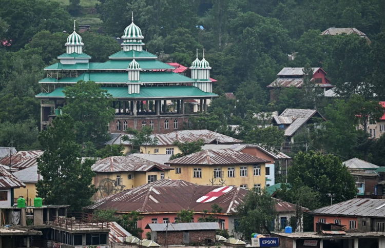 "ޕާކިސްތާނުގައި ތިބި ދިވެހިންގެ ހާލު މިދަނީ ބަލަމުން"