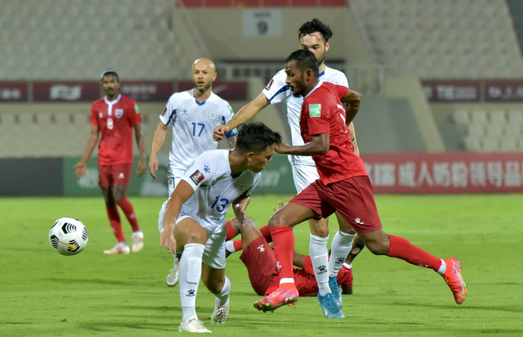 ކޮލިފައިން މެޗުގެ ކުރިން ރާއްޖޭން ސިންގަޕޫރާ ދެކޮޅަށް