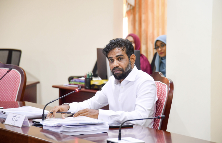 ފަނޑިޔާރުންގެ މައްސަލަ ތަޅުމަށް ފޮނުވައިފި