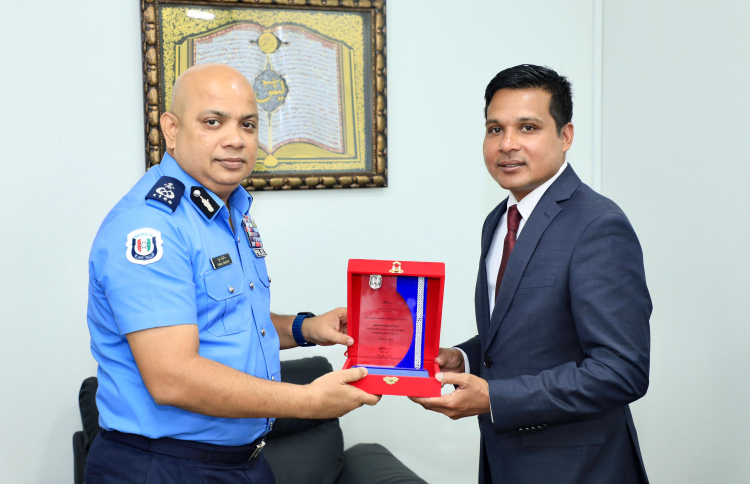 ނަވީން، އައިއެފްސީއޭސީސީ ކޯޑިނޭޓަރާ ބައްދަލުކުރައްވައިފި