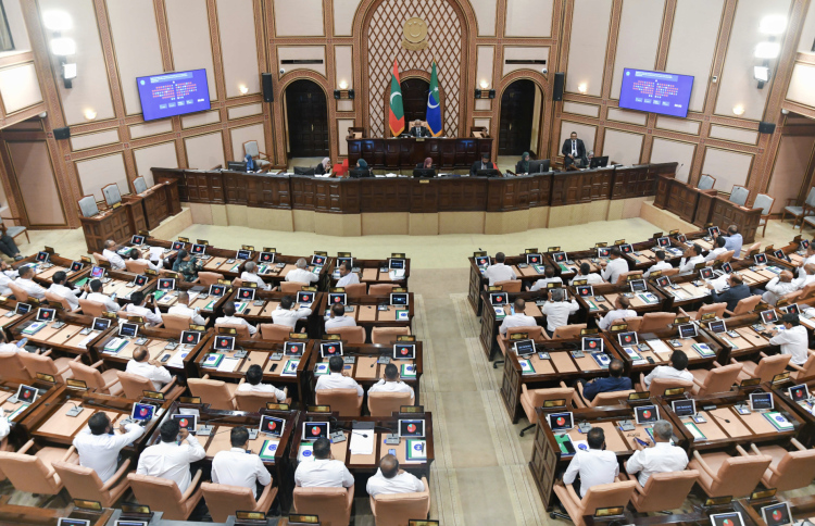 މާލީ ބަޔާން ހުށަނާޅާ މެމްބަރުންނަށް ނޯޓިސްދީފި