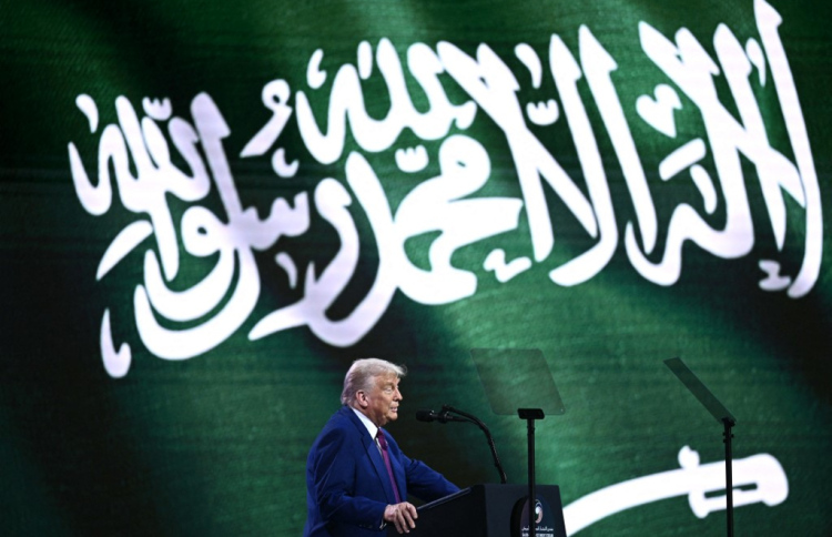 ސައޫދީ-އެމެރިކާއިން 142 ބިލިއަނުގެ ހަތިޔާރު ވިއްކަނީ