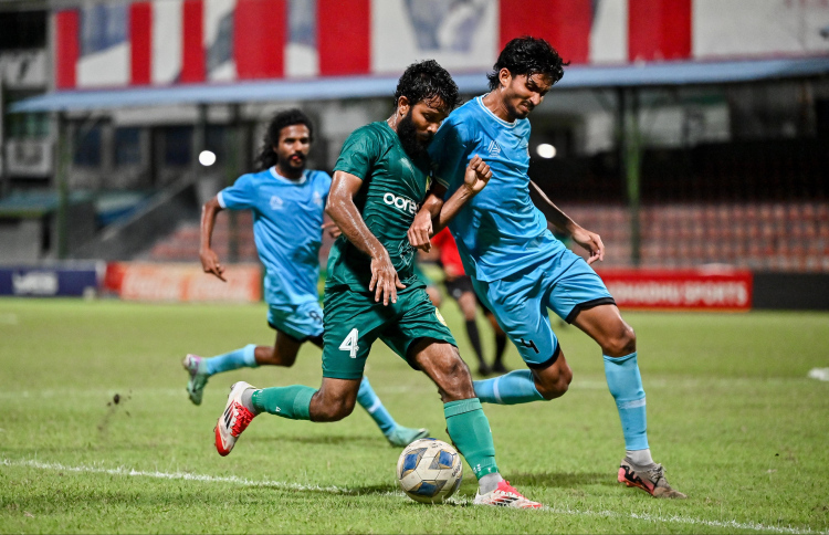 މާޒިޔާ މަގާމް ދެމެހެއްޓިއިރު، ނިއު އަށް ފުރަތަމަ މޮޅު