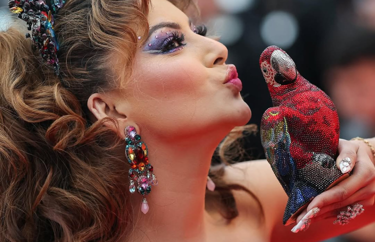 އުރްވަޝީ ހަތަރު ލައްކައިގެ "ގުރައެއް" ހިފައިގެން