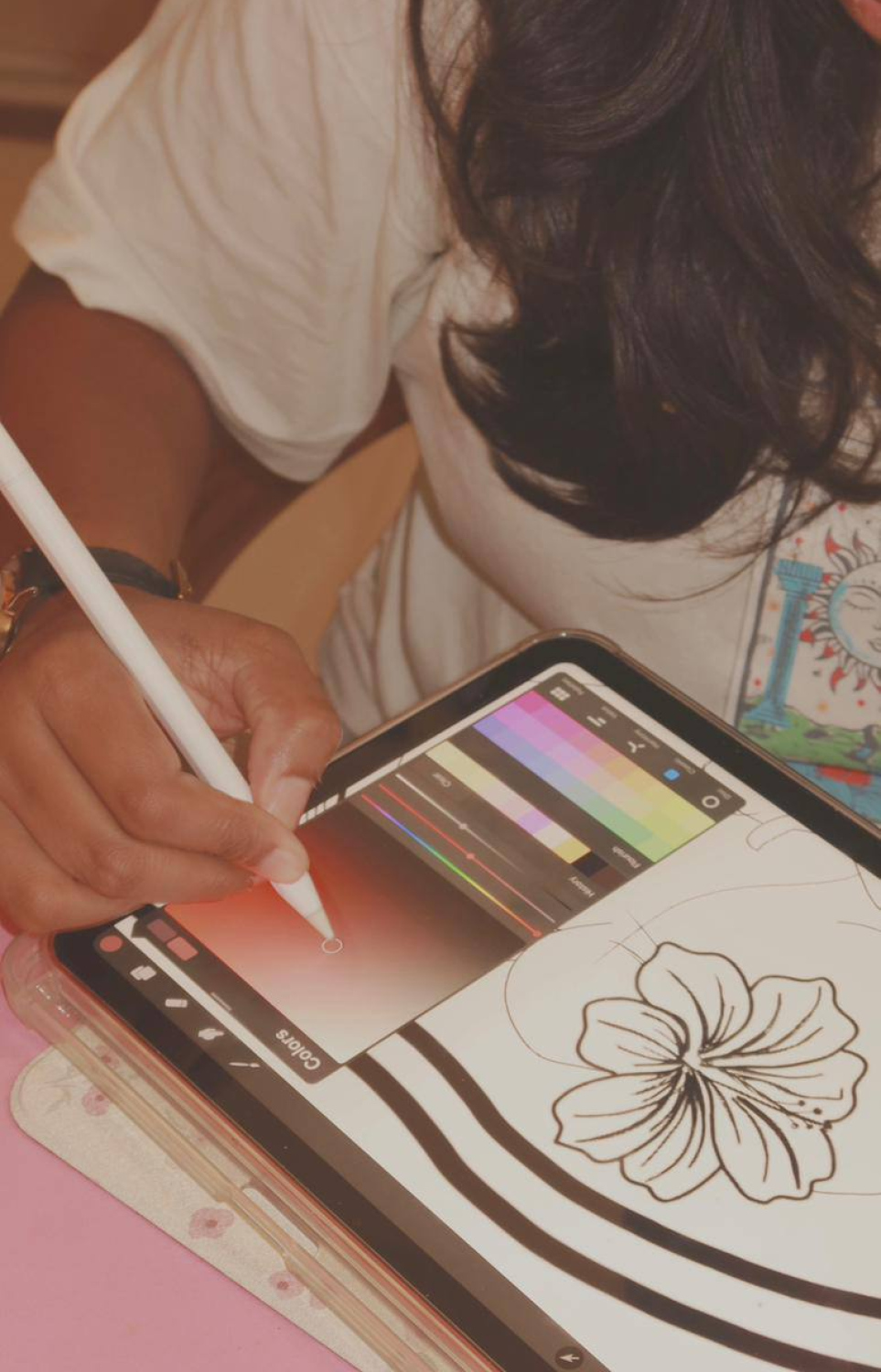 ގަހަނާއެއް ހެދުމުގެ ކުރިން ނުޝޫއު ކުރަހަނީ. ޑިޒައިން އަދި ކުރެހުމުގެ ގިނަ މަސައްކަތް ކުރަނީ ނުޝޫއު.