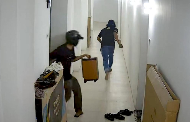 ކަރޯކޭ ސިސްޓަމް ހިފައިގެން މި ދަނީ ކާކު؟