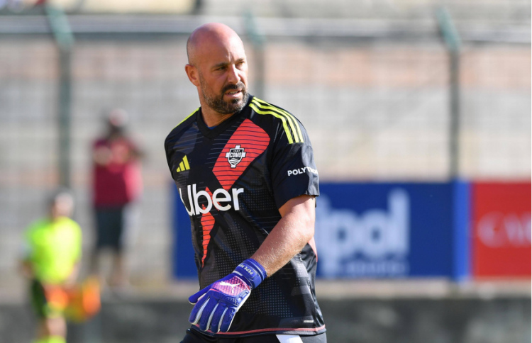 25 އަހަރަށް ފަހު ރެއިނާ ކުޅުން ހުއްޓާލަނީ