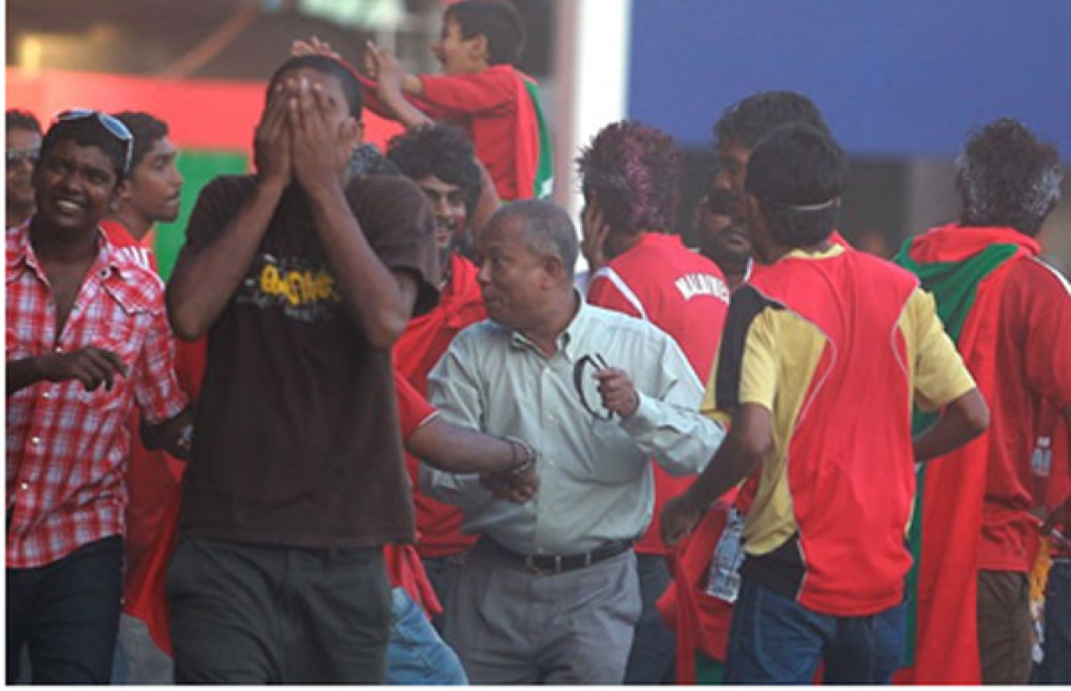 ހިޔަލީ (މ) ސަޕޯޓަރުންތަކެއްގެ ތެރޭގައި: އޭރުގެ އެންމެ ނުފޫޒު ގަދަ އެކަކު.