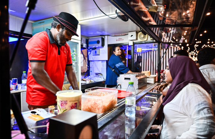 ޑިމާންޑު ބޮޑުވި ގާޑިޔަލަށް މިލިއަނަށް ވުރެ ގިނަ ރުފިޔާ