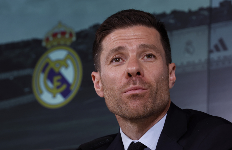 ރެއާލަކީ ހުއްޓުވަން އުނދަގޫ ބާރަކަށް ހަދާނަން: ކޯޗު