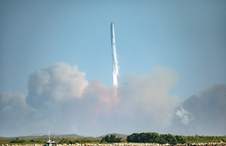 އީލޮން މަސްކުގެ ސްޓާޝިޕް އިންޑިއާ ކަނޑަށް ވެއްޓިއްޖެ