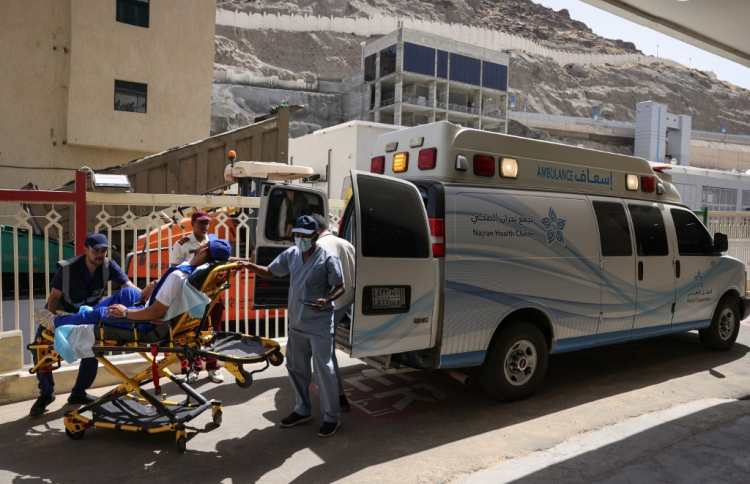 ހޫނު ގަދަވެ 44 ހައްޖާޖީއަކަށް ހީޓް ސްޓްރޯކް ޖެހިއްޖެ