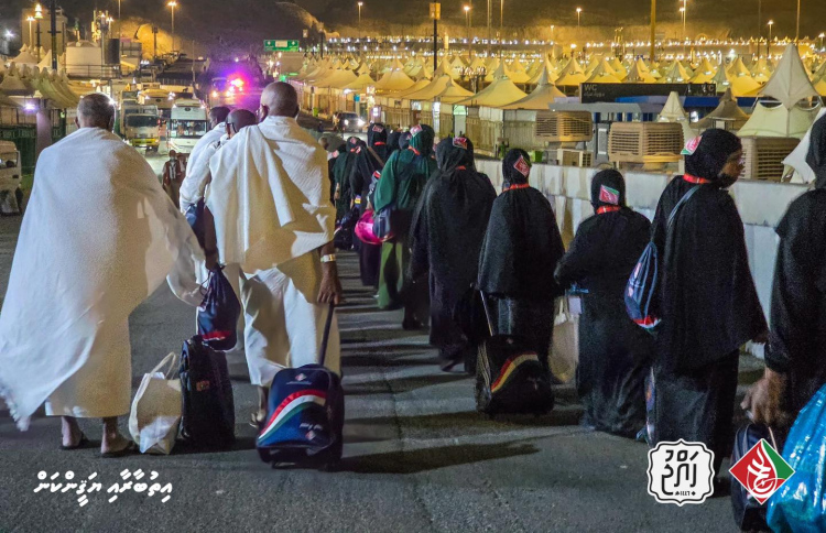 ހައްޖުވެރިން ބަލައި ވީހާވެސް މަދުން މީހުން ދާން އެދެފި