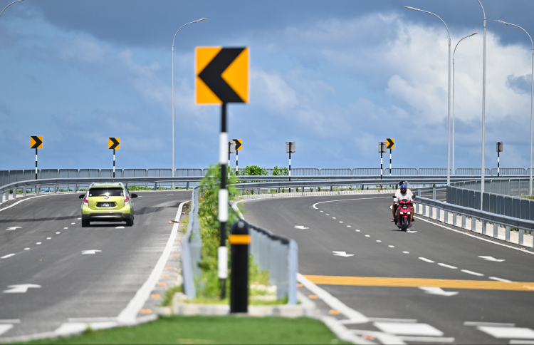 އައްޑޫ އެކުވުމާއި ވަކިވުމުގެ ބަހުސް ނިމޭކަށް ނެތް!