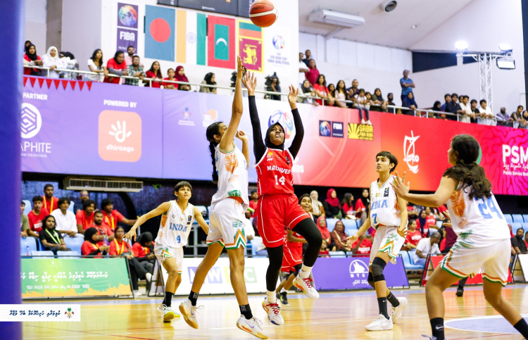 ތިންވަނަ ހޮވާ މެޗުގައި ބަންގްލަދޭޝްއާ ދެކޮޅަށް