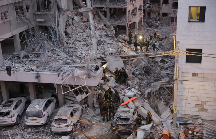 އީރާނުން އިޒްރޭލަށް އިތުރު ވަރުގަދަ ހަމަލާތަކެއް