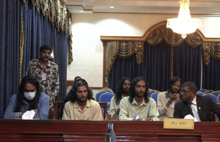 އަނަސްގެ މަރު: އަޑުއެހުން ކުރިއަށް ނުދިޔަ