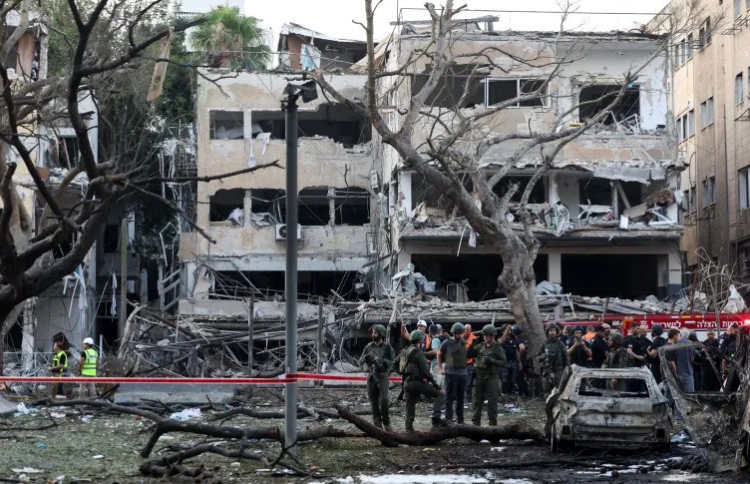 އިރާނުން އިޒްރޭލަށް ވަރުގަދަ ހަމަލަތާކެއް، 3 މަރު