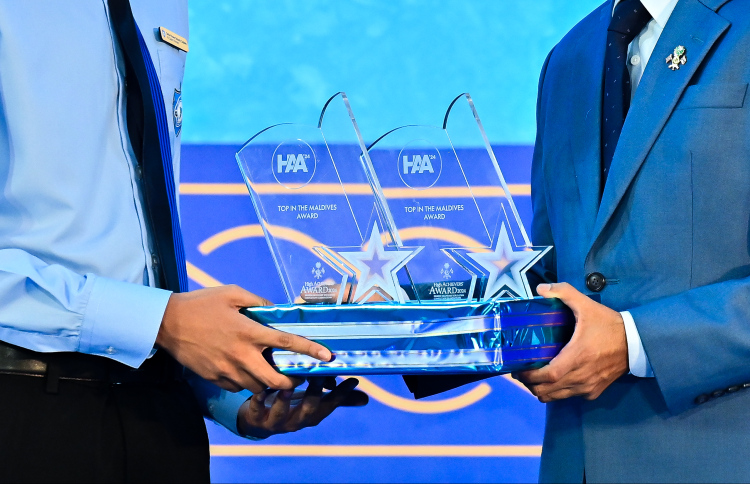 "މޮޅު ކުދިން ކިޔަވަނީ ފެންވަރު ދަށް ޔުނިވާސިޓީތަކުން"