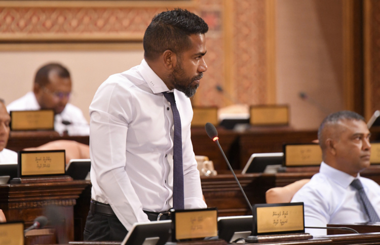 އިތުރު ގަޑީގެ ފައިސާއާ ގުޅޭ ގަރާރު ބަލައިގެންފި