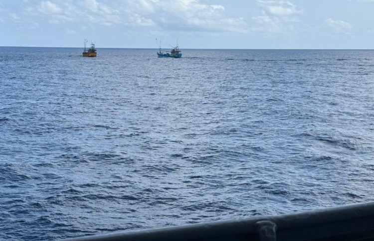 ލަންކާގެ ދެ މަސްބޯޓެއް ހިފަހައްޓައިފި