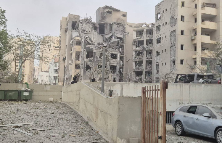 "ފަހު ވަގުތު" ފުލުފުލުން އިޒްރޭލަށް ހަމަލާދީފި