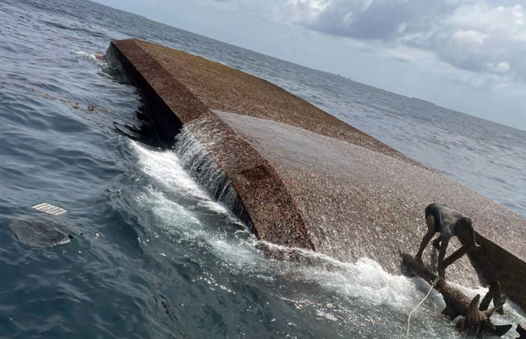 ކޮޅުވެއްޓި ބަންޑުން ޖަހާލީ ކުއްލިއަކަށް އަރިއަޅާލައިގެން