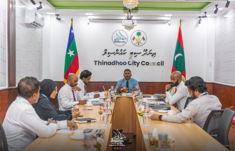 މުސާރަ ނުދޭ ގޮތަށް ތިނަދޫ މޭޔަރު ސަސްޕެންޑްކޮށްފި
