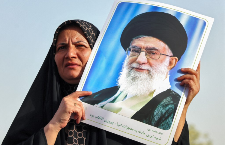 ޚާމަނާއީ އަވަހާރަކޮށްލަން ނޫޅުމަށް އީރާނުން އިންޒާރެއް