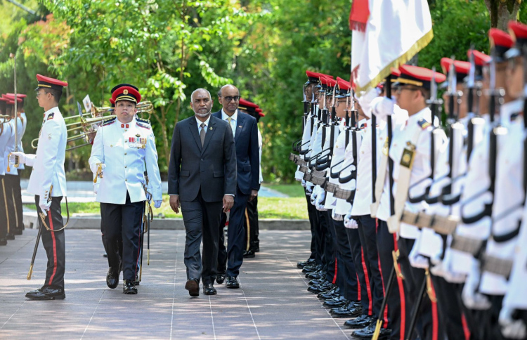 ސިންގަޕޫރުން ރައީސަށް ރަސްމީކޮށް މަރުހަބާ ދަންނަވައިފި