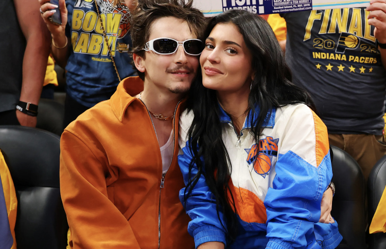 ކައިލީ އިންސްޓަގްރާމުން ޓިމޮތީއަށް ފޮލޯކޮށްފި