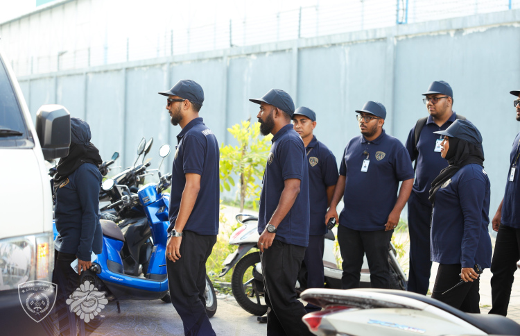 ގަވާއިދުން ބޭރުން ވިޔަފާރިކުރާ 24 މީހަކު ޑީޕޯޓުކުރަނީ