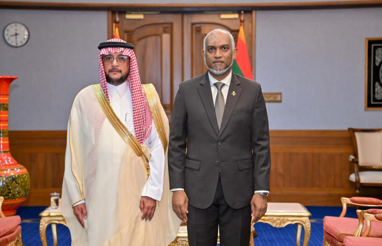 ސައުދީ އަރަބިއްޔާގެ އާ ސަފީރުގެ ފަތްކޮޅު އަރުވައިފި