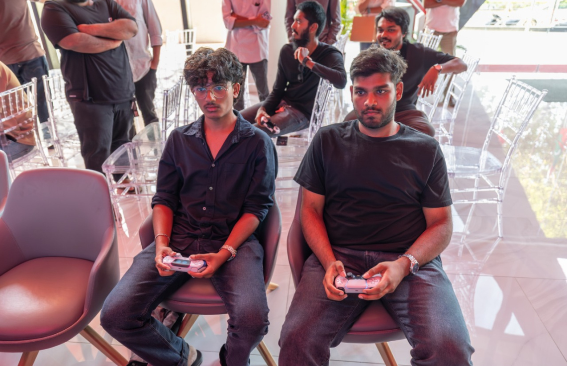 އިންޓަ ކޮލެޖު ޗެމްޕިއަންޝިޕްގައި ބައިވެރިން ގޭމު ކުޅެނީ.