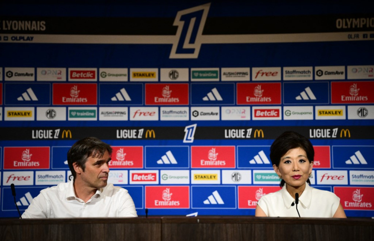 ލިޔޯން ރެލިގޭޝަނުން ސަލާމަތްވެ، ޕެލަސް އަށް ހާސްކަން