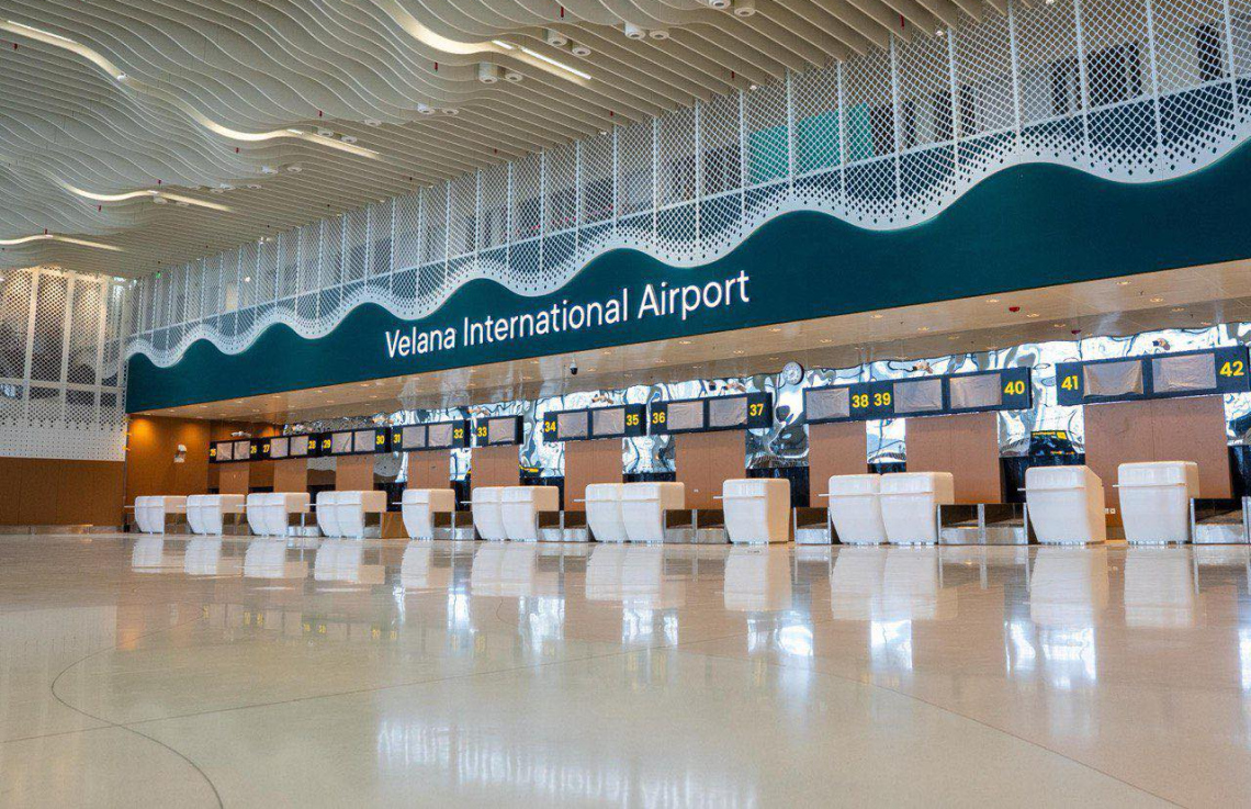 ވެލާނާ އިންޓަނޭޝަނަލް އެއާޕޯޓުގެ އާ ޓާމިނަލް ހުޅުވުމުގެ ފަހުގެ ތައްޔާރީތައް. ރާއްޖޭގެ މިނިވަންކަމަށް 60 އަހަރު ފުރޭ މުނާސަބަތާ ދިމާކޮށް މި މަހު 26 ގައި މި ޓާމިނަލް ހުޅުވާނެ.-- ފޮޓޯ: އެމްއޭސީއެލް