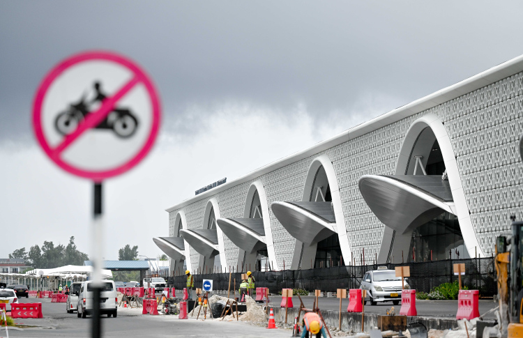 އެއާޕޯޓުގެ މަގުތައް ހަދާތީ ޓްރެފިކް ފްލޯއަށް ބަދަލެއް